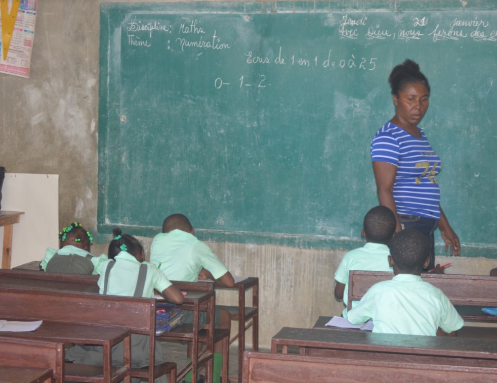 1st Grade class at Diexieme-Plaine