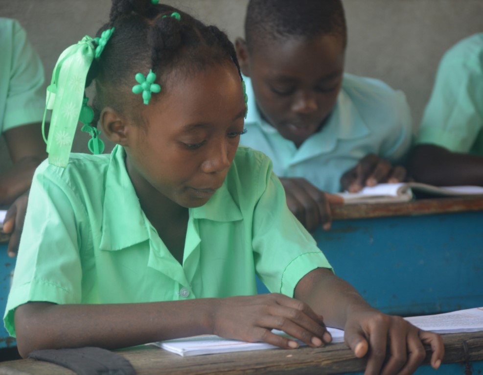 girls in fourth grade at Vieux-Caille