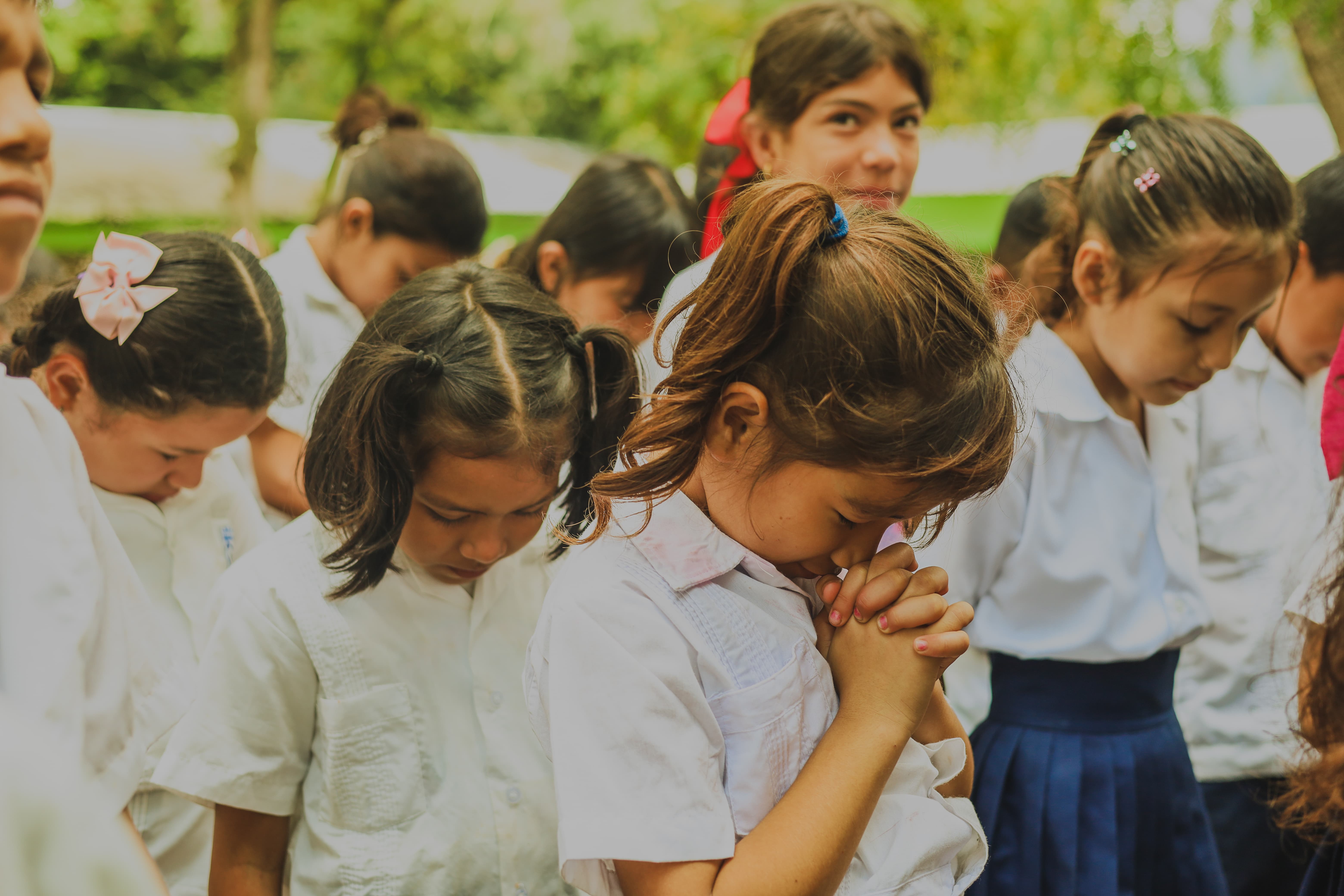 girl praying